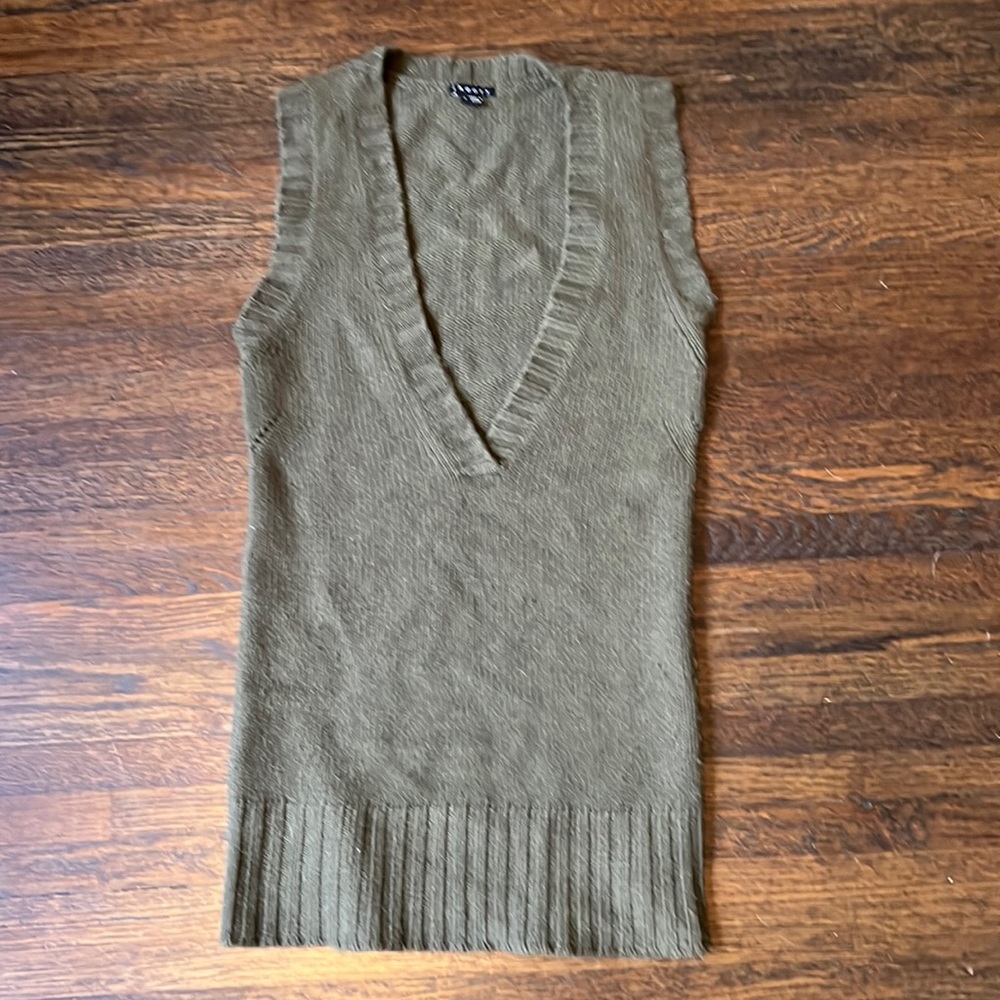 Theory 100% Cashmere Sweater Vest